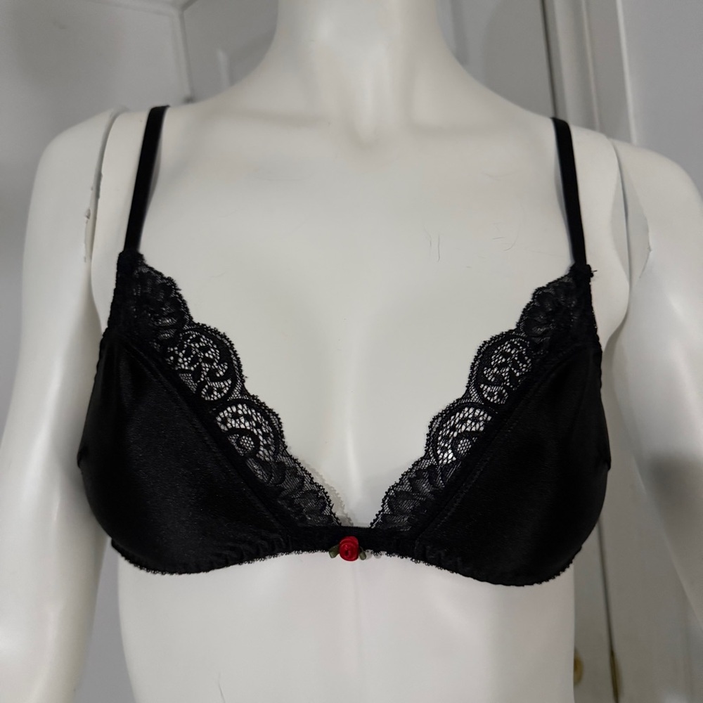 Black Lace Trim Bra with Adjustable Straps